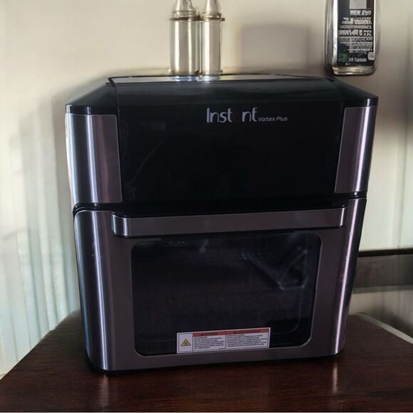 Instant Vortex Plus l Air Fryer Oven  l Black w/ Silver Accents l 10 Quart l EUC - Picture 6 of 9